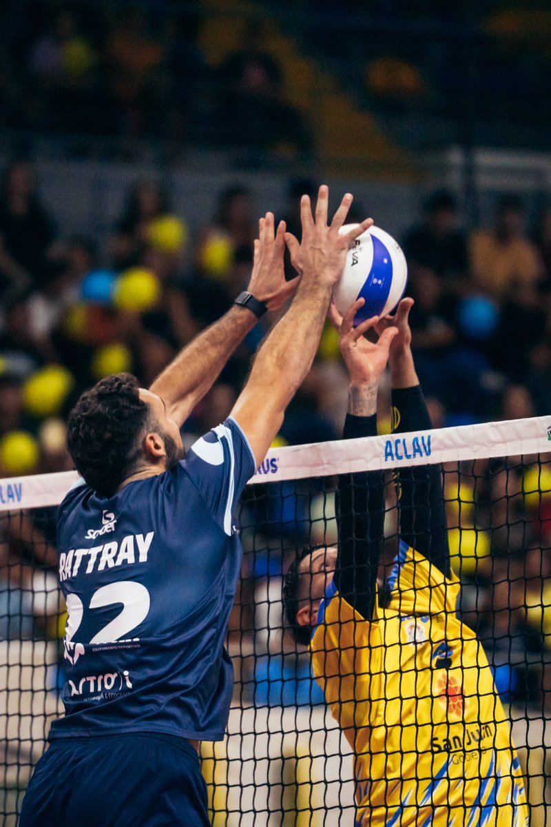 VoleyACLAV's tweet photo. 🏆 UPCN CAMPEÓN DE LA LVA RUS 2025/2026 🔥

UPCN San Juan Vóley se consagró campeón tras ganar 3-0 en la cuarta final y cerrar la serie 3-1, definiendo el título en su casa 📌

El “Gremio” obtuvo un cierre sólido para volver a lo más alto del vóley argentino🔥🇦🇷 https://t.co/4AI1tfLPq9