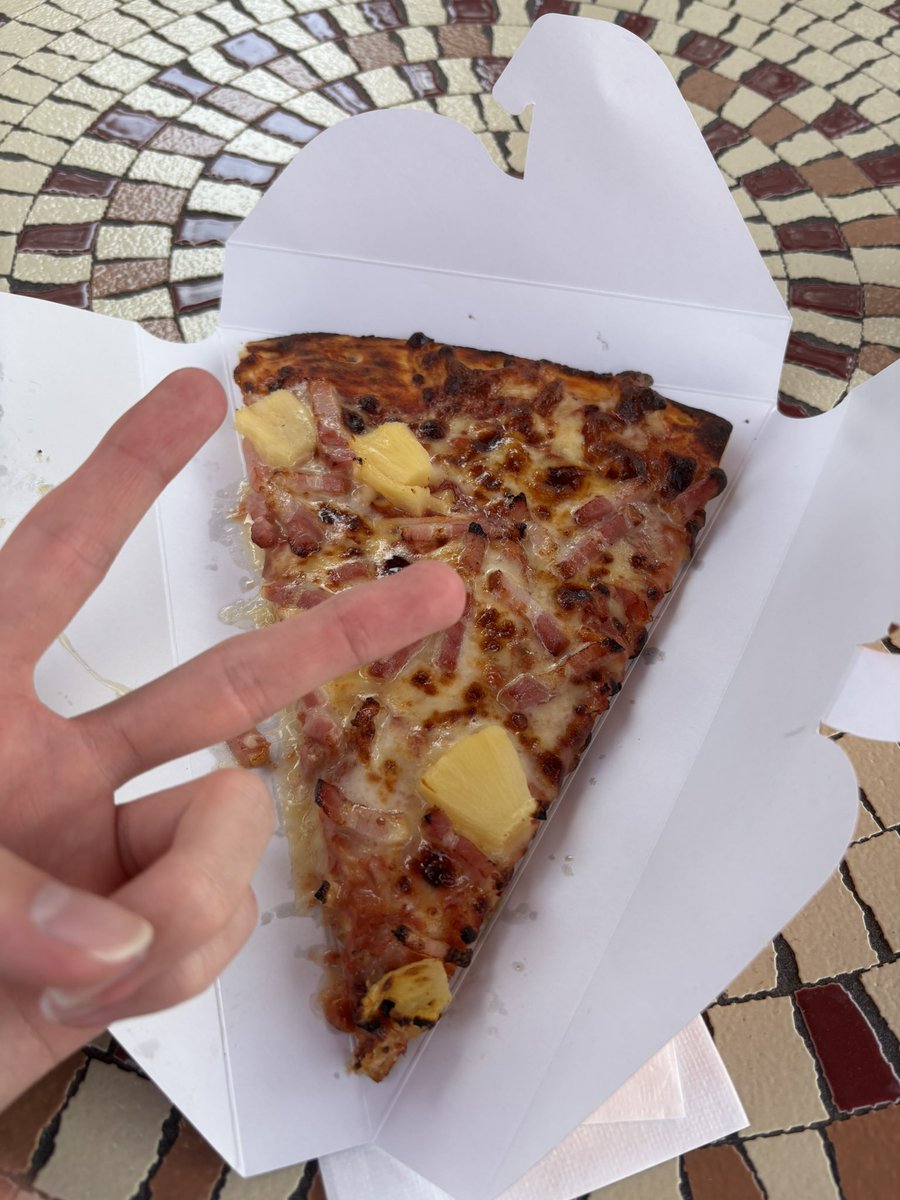 サンディ@ディズニー tweet media