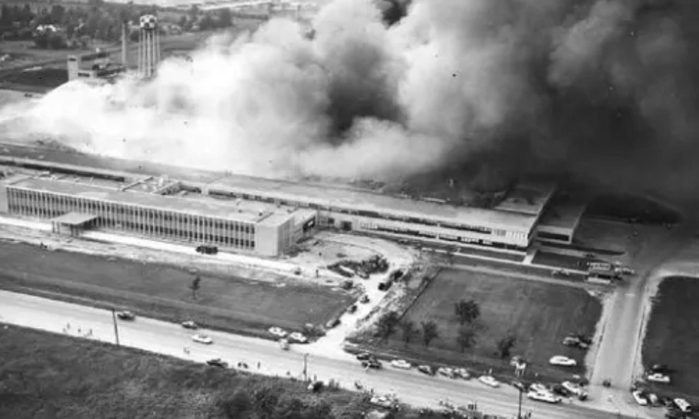 AutoSpies tweet media