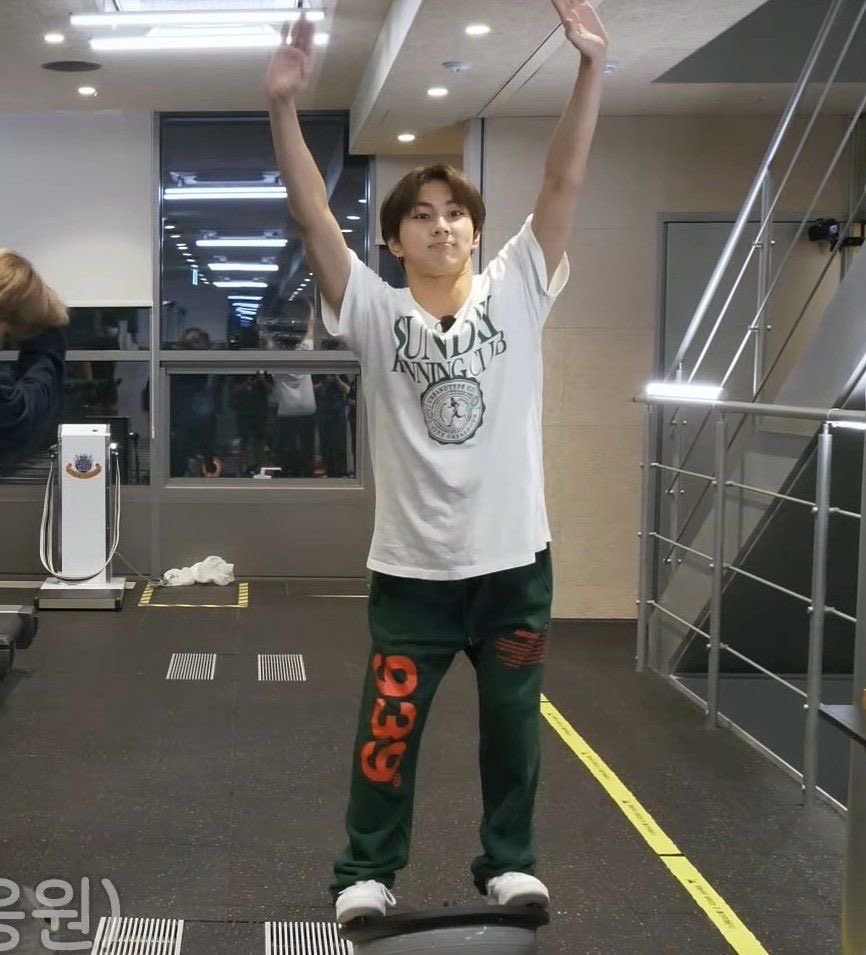 똥짱이 tweet media