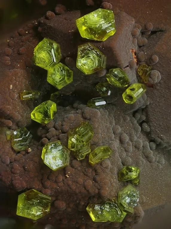 jmarieali's tweet image. #minerals
Arsenogorceixite (Weilerite)