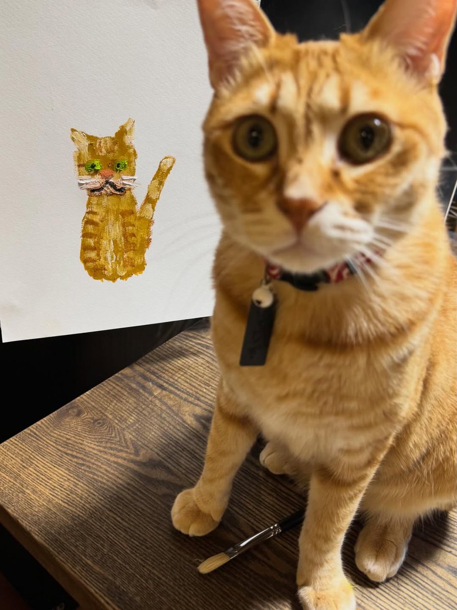 kendensha_cat's tweet photo. It seems our boss has tried his hand at oil painting for the first time🐾🐾 The result is rather hard to describe, but...
Incidentally, the cat in the Kendensha logo was originally hand-drawn by him and then refined by a designer. Cat illustrations that appear all over the website were also drawn by him. Do have a look and see if you can spot them😺 The ginger in the photo is not me, by the way.

石飛ｼｬﾁｮｰは初めて油絵の具にチャレンジしたようです。なんとも言えない仕上がりですが、、、
ちなみに、研電社のロゴマークの猫は石飛ｼｬﾁｮｰが手書きで描いたものをデザイナーさんに直してもらったものらしいです。また、ホームページの至るところにいる猫の絵も石飛ｼｬﾁｮｰが描いた絵だそうです。また見つけて見てください