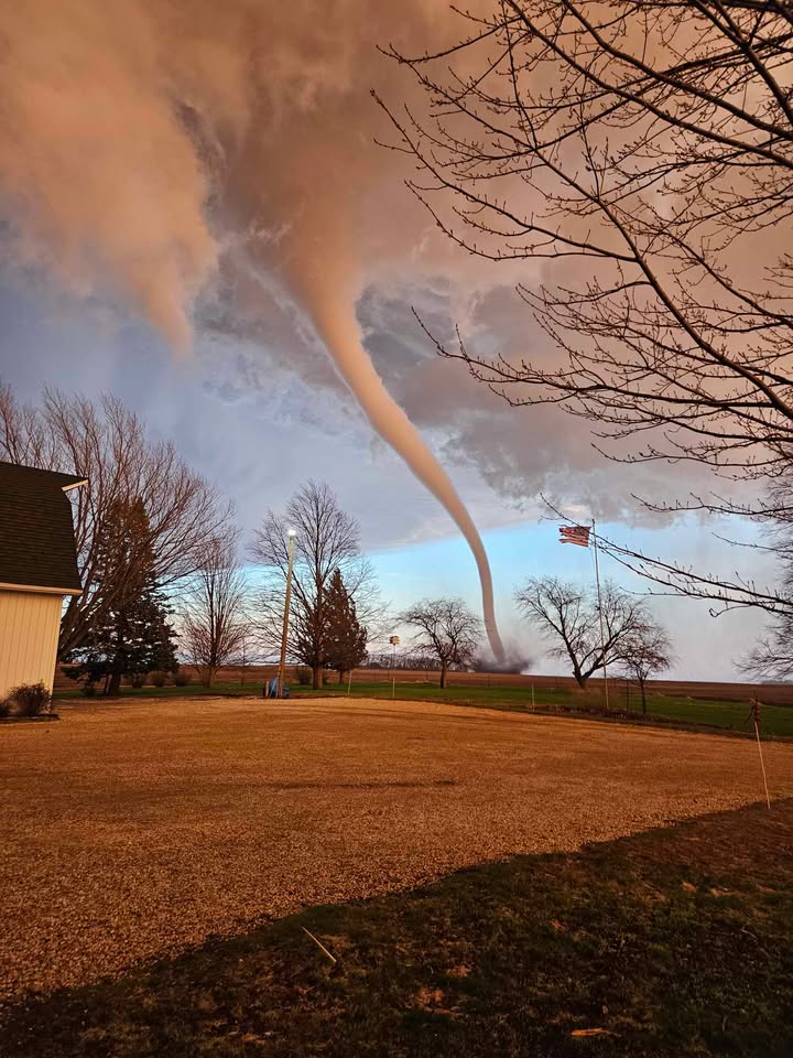 IowaWeather.com tweet media