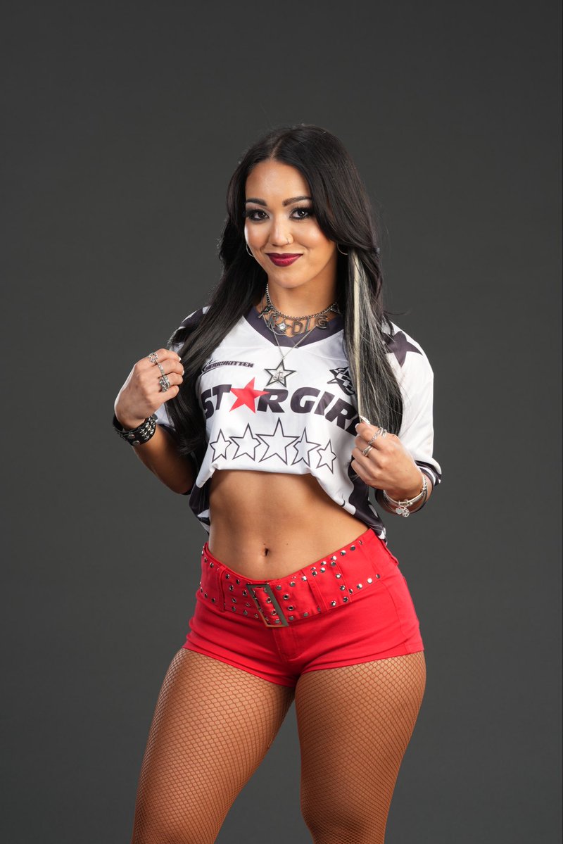 Lani🐯Monday night rox tweet media