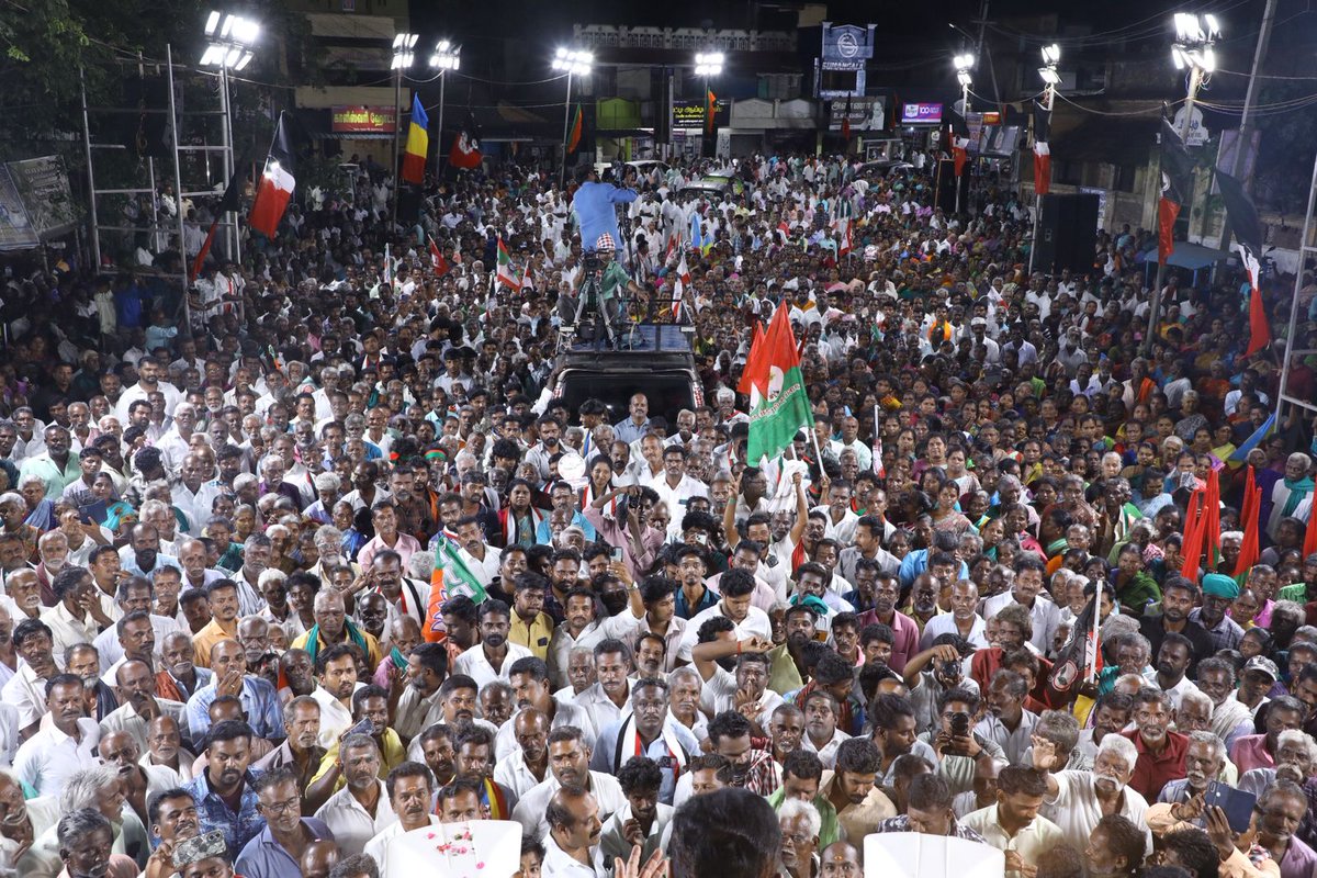 AmmkITMuthu's tweet image. #வெற்றிசின்னம்குக்கர் 
#NDAalliance #திருவையாறு 

கழகப் பொதுச்செயலாளர் திரு. #TTVDhinakaran அவர்கள்

NDA சார்பில் திருவையாறு சட்டமன்ற தொகுதியில் போட்டியிடும் அமமுக வெற்றி வேட்பாளர் திரு. வேலு. கார்த்திக்கேயன் அவர்களை ஆதரித்து குக்கர் சின்னத்திற்கு வாக்கு சேகரித்தார்.