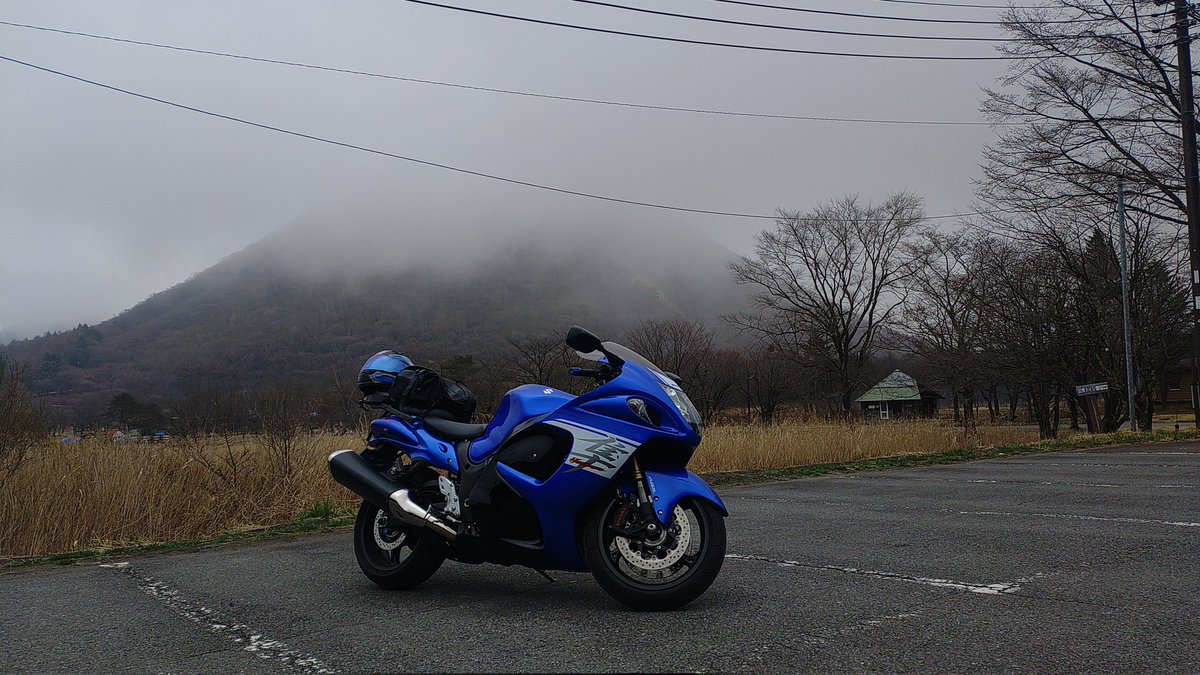 PMC_UG's tweet photo. 久し振りに安中側から榛名山登り
もうすぐ榛名山ヒルクライムがあるからか自転車の人がちらほら
山の上はまだ寒いけど、メッシュにパーカーで耐えられる https://t.co/2H7KIxDd5x