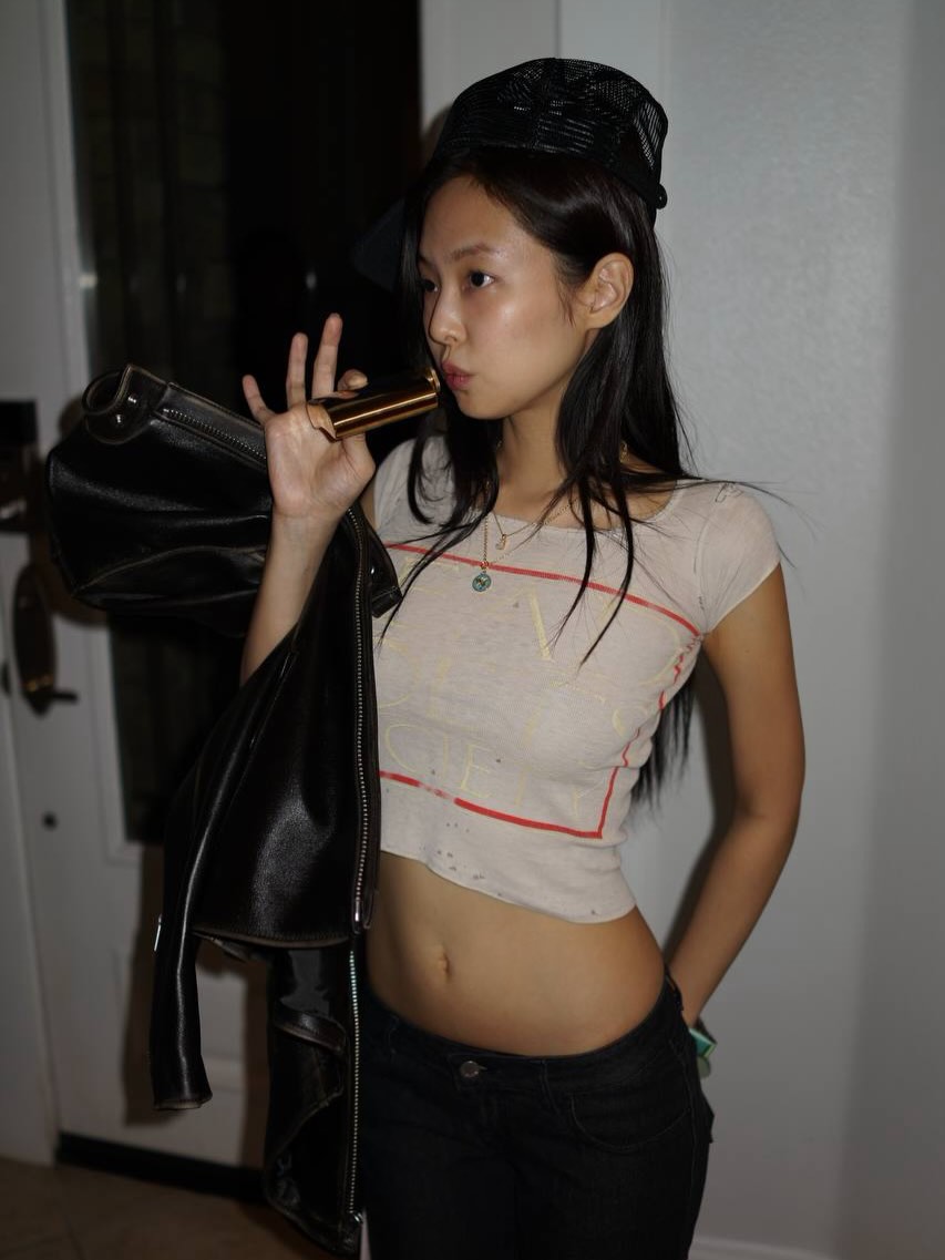 JENNIE NEWS tweet media