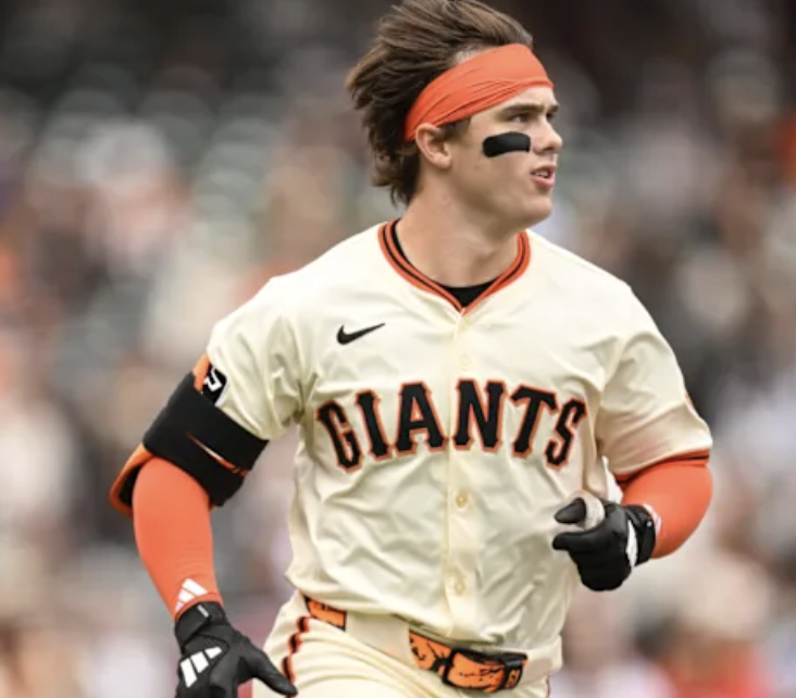SFGiantsLiveHQ's tweet image. I think it's time for the GooBear. #SFGiants