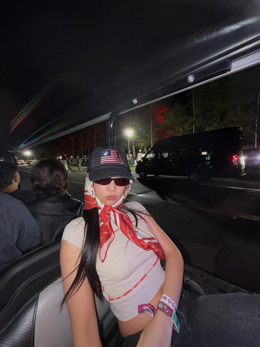 JENNIE NEWS tweet media