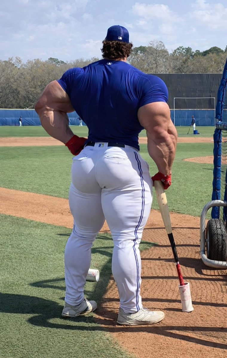 Oversized Guys tweet media