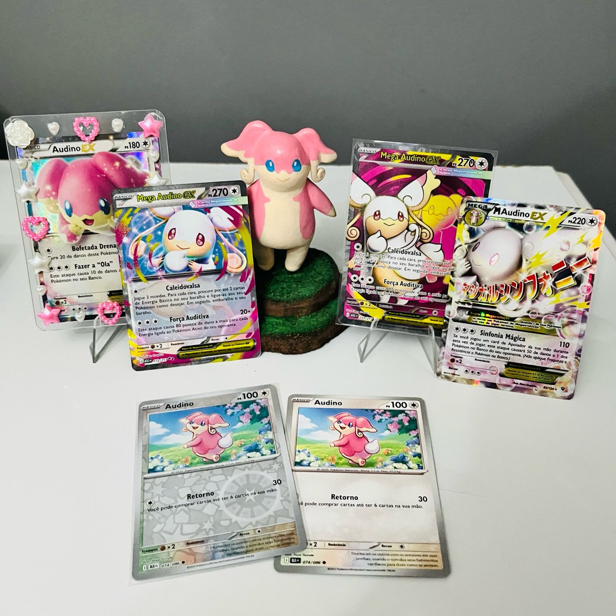 Ludemoh's tweet photo. A única ser humana que coleciona cartas desse Pokémon, o hiperfoco mais foda 
#audino https://t.co/upv6xjQMFw
