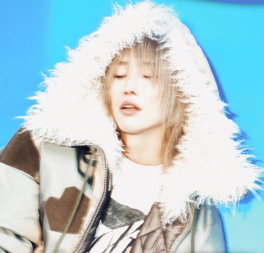 hello??? WHO is this соска нереалка?!?