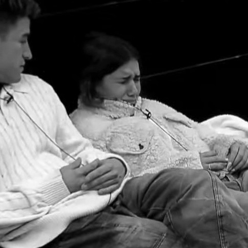 Mari 🖤 tweet media