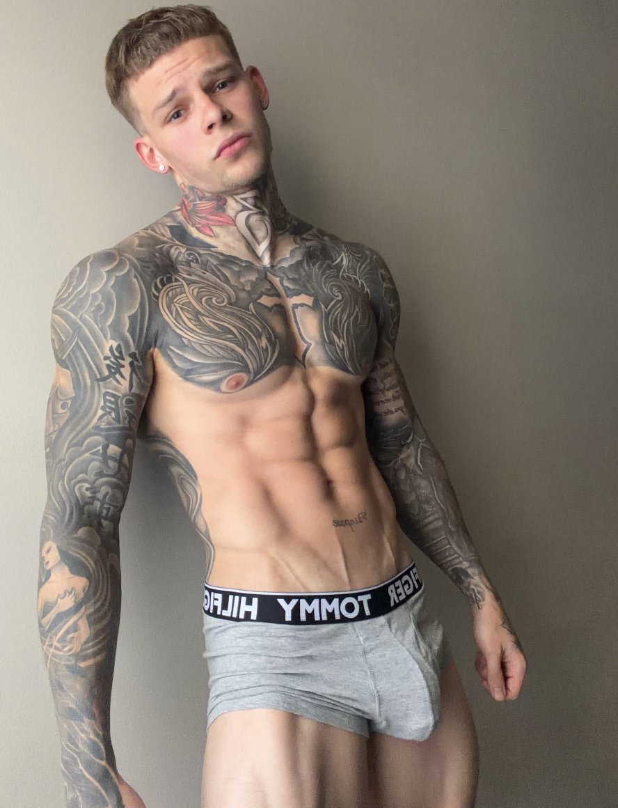 Fit Liam x tweet media