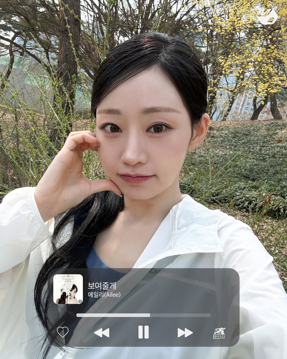 M2MPD's tweet photo. [ 𝙍𝙪𝙣𝙣𝙞𝙣𝙜 𝙋𝙞𝙘𝙠𝙨 🏃 ]
KISS OF LIFE 쥴리&amp;나띠의 러닝 최애곡

🎵 보여줄게 - 에일리(Ailee)
🎵 Ass Like That - Victoria Monet

<최씨크루> 키스오브라이프 쥴리&amp;나띠 편 
4/18(토) 저녁 6시 M2 유튜브 최초 공개!

#최씨크루 #키스오브라이프 #CHOI_CREW
#KISSOFLIFE @KISSOFLIFE_S2 https://t.co/ypoLkQibaO
