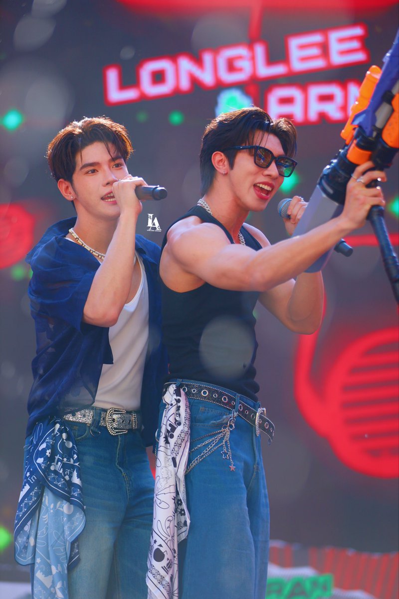 Long_Arm78's tweet image. สุขสันต์วันปีใหม่ไทย แม้ตัวจะห่างไกล แต่ความห่วงใยไม่เคยห่างกัน😘😘 ℍ𝔸ℙℙ𝕐 𝕊𝕆ℕ𝔾𝕂𝔸ℝℕ 𝔻𝔸𝕐🏖️💦

#longlee #Armchaiyapat 
#Longarm #หล่งอาร์ม