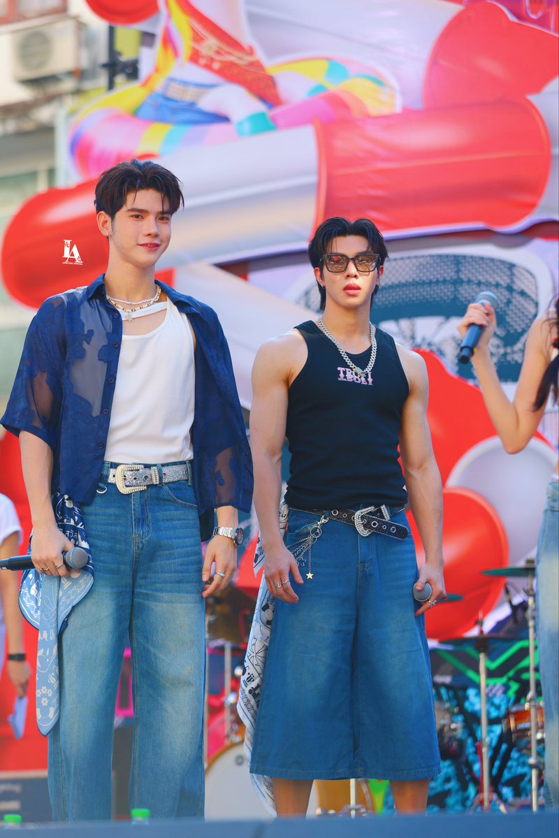 Long_Arm78's tweet image. สุขสันต์วันปีใหม่ไทย แม้ตัวจะห่างไกล แต่ความห่วงใยไม่เคยห่างกัน😘😘 ℍ𝔸ℙℙ𝕐 𝕊𝕆ℕ𝔾𝕂𝔸ℝℕ 𝔻𝔸𝕐🏖️💦

#longlee #Armchaiyapat 
#Longarm #หล่งอาร์ม