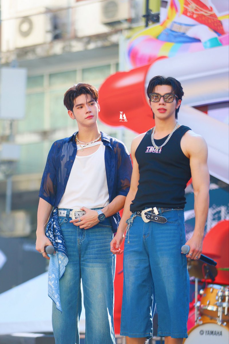 Long_Arm78's tweet image. สุขสันต์วันปีใหม่ไทย แม้ตัวจะห่างไกล แต่ความห่วงใยไม่เคยห่างกัน😘😘 ℍ𝔸ℙℙ𝕐 𝕊𝕆ℕ𝔾𝕂𝔸ℝℕ 𝔻𝔸𝕐🏖️💦

#longlee #Armchaiyapat 
#Longarm #หล่งอาร์ม