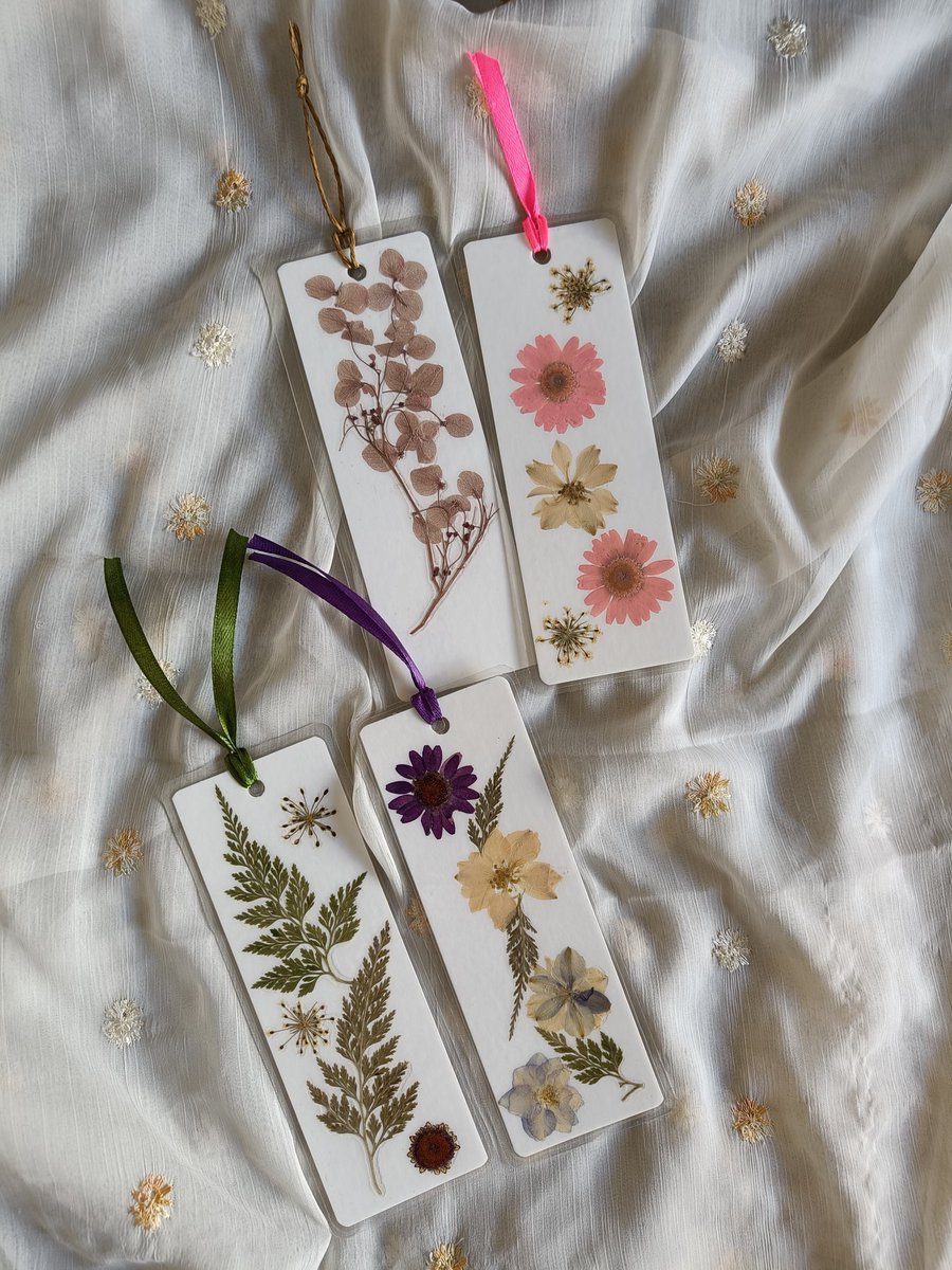 tikulli's tweet image. All available bookmarks. The watercolor and the pressed flowers. Fill your reading pauses with these affordable pieces of original art. The first 2 sets are laminated. Share the love with ur friends. DM to buy. Support by sharing #HandmadeHappiness #booklover