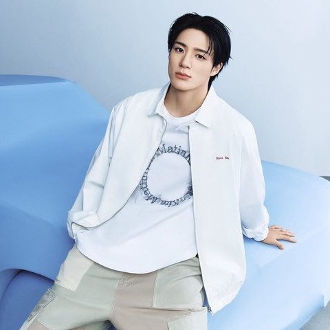 myroyalatte tweet media