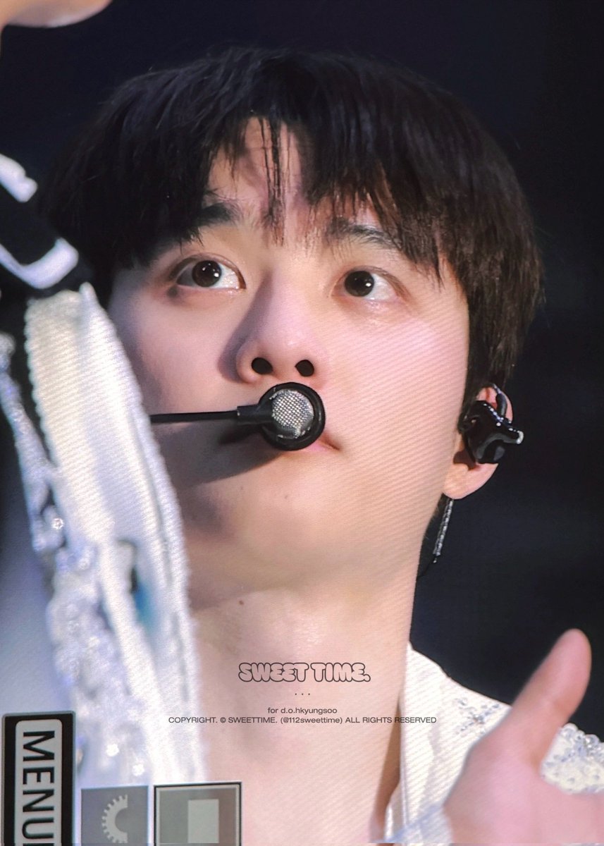 แล้วสายตาแบบนี้อ่ะ เป็นชานยอลฉันจะก้มลงไปจุ๊บเหม่ง 👀