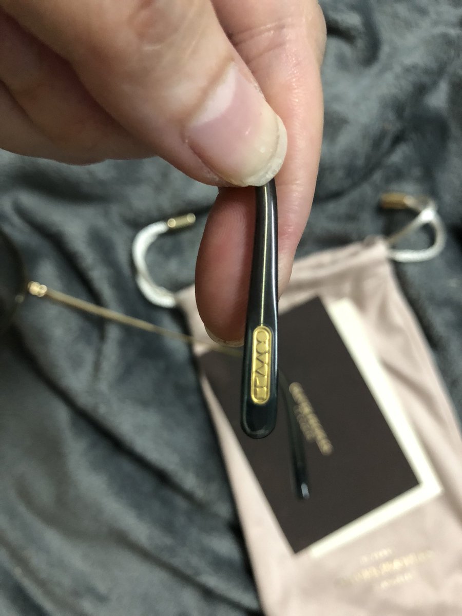 แว่นตา Oliver Peoples กรอบทอง ราคา 3000 บาทรวมส่ง สนใจทักมาได้เลยนะคะ #แว่นตา #แว่นสายตา #ตลาดนัดแบรนด์เนม #แบรนด์เนม #กระเป๋าแบรนด์เนม #แว่นตากันแดด #แว่นตาแบรนด์เนม #OliverPeoples #แว่นตาแฟชั่น #Gentlemonster #แว่นตาญี่ปุ่น #แว่น