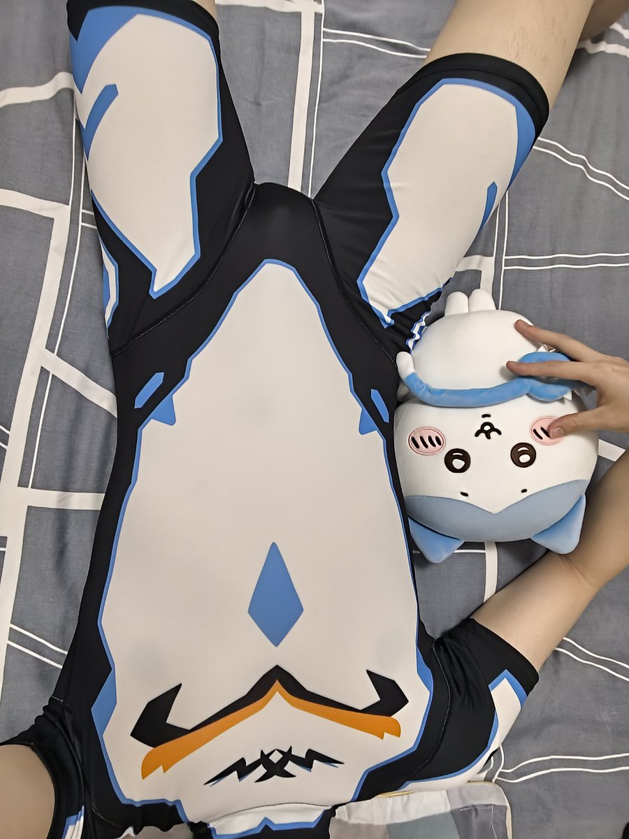 因为偷吃公公被婆婆赶出家门的那个雨夜 tweet media