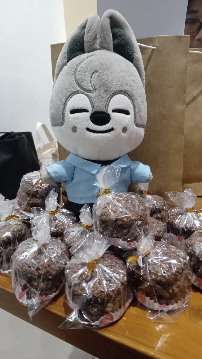 skzbangs's tweet photo. Yang mau order oat cookies masih bisa yaaa, cusss co ke shopee ku 🤩🫶🏻

https://t.co/FEAGDUkoQf https://t.co/HGglx81fjD