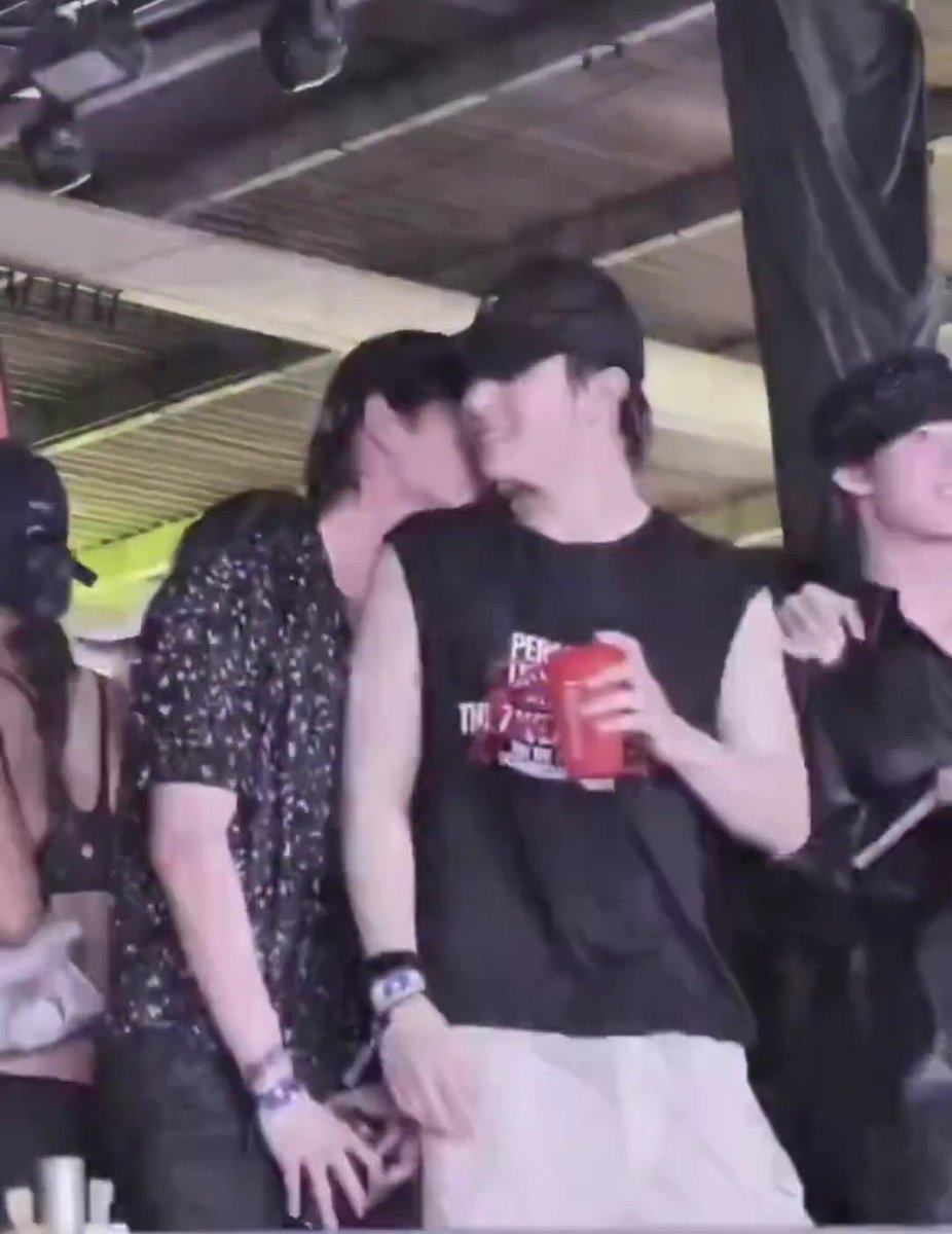 ᖇOYᗩᒪTY • `︵´ VAI VER O LYKN tweet media