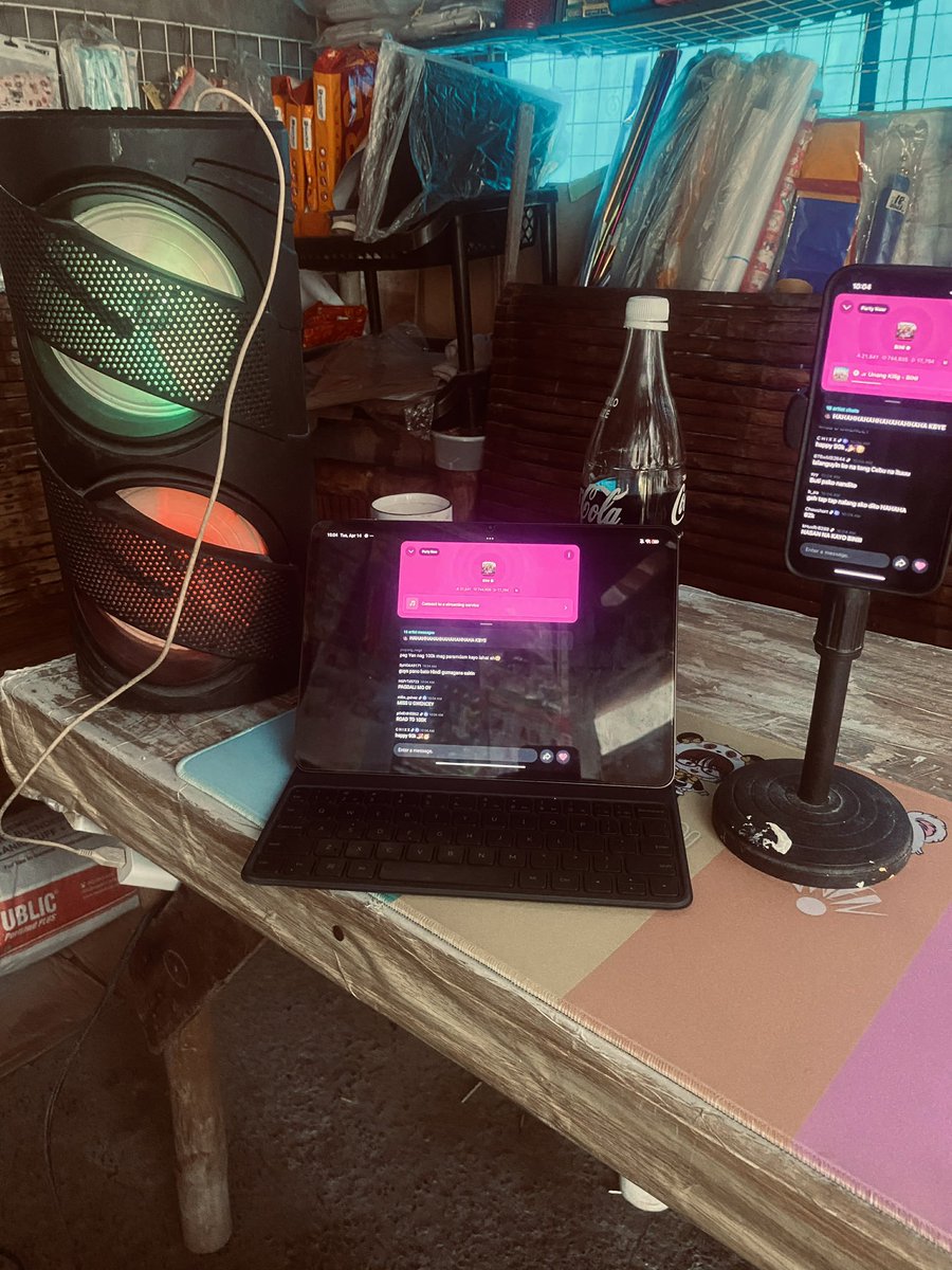 themikeeficent's tweet photo. STREAMING WITH COKE MASTER @bini_jhoanna HAHAHHA perfect! https://t.co/ebsQB6NBys