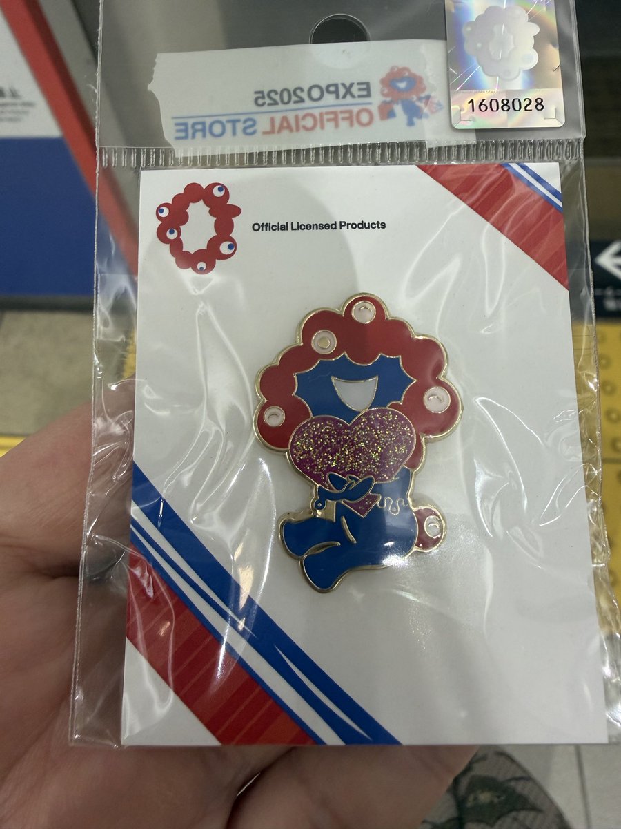 ろきれば tweet media