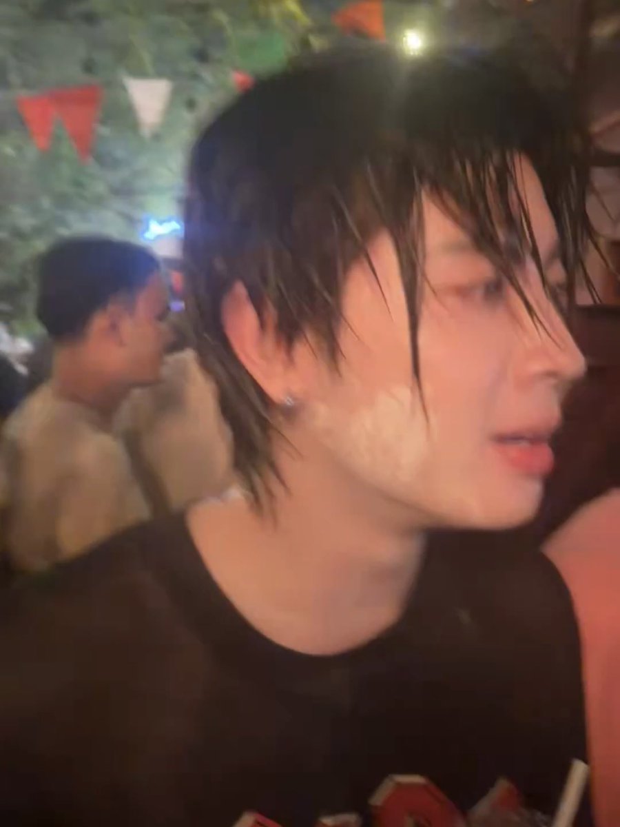 จังหวะพี่บ้อบกอดน้องผช(น่าจะคนรู้จัก) รีแอคอัยเฟิร์สครือ 55555555555555555 จะตราย