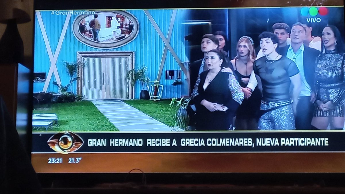 LAS CARAS JAJAJAJA ellos esperaban a Fabio y les cayó Grecia 
#GranHermano 
#GranHermanoGeneraciónDorada