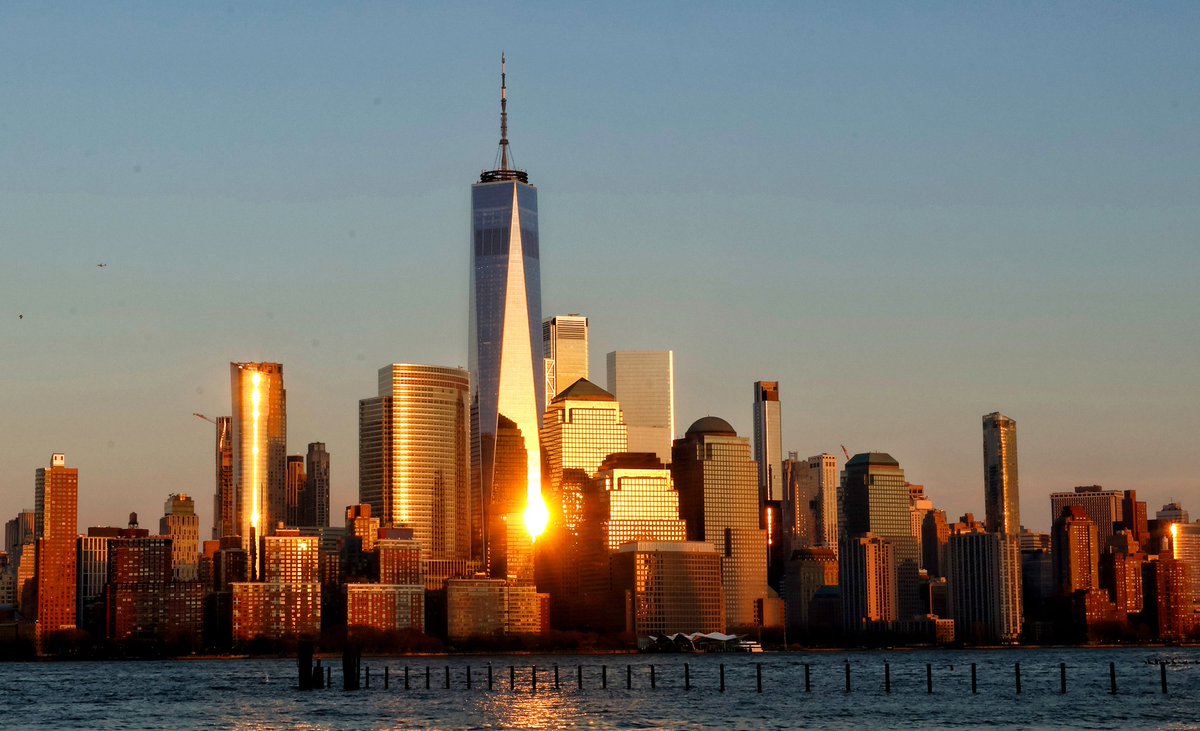 GaryHershorn's tweet image. Wandering along the Hudson River in Jersey City, NJ as the sun sets in New York City, Monday evening #newyork #newyorkcity #nyc #sunset