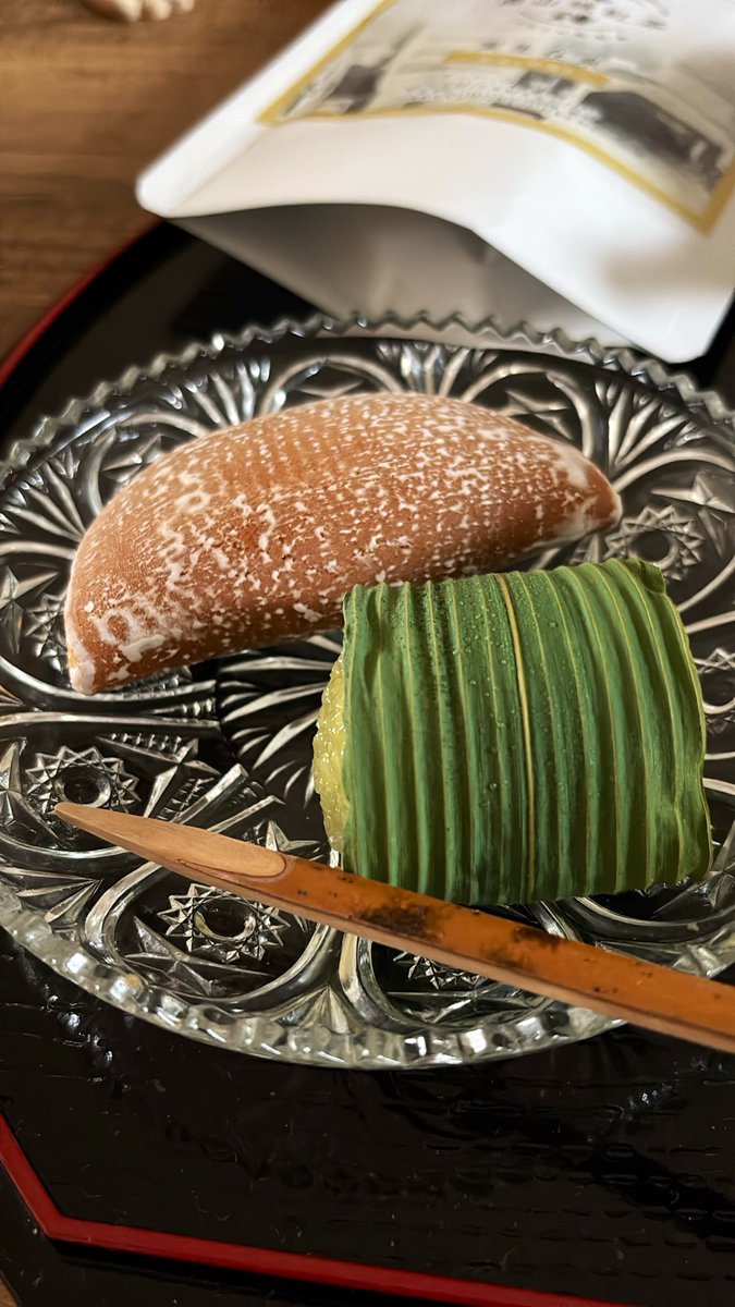 s_victorian's tweet image. 🫖中窪製茶園 🇯🇵
     京都南山城紅茶
     実生在来 🇯🇵☕️

京都府相楽郡南山城村の紅茶

大地を思わせる軽やかな
ウッディノート

まるで香木のように上品に薫る

虎屋の笹衣と残月を添えて

#紅茶
#teatime
#木漏れ日のお茶会
#茶好連
#和紅茶