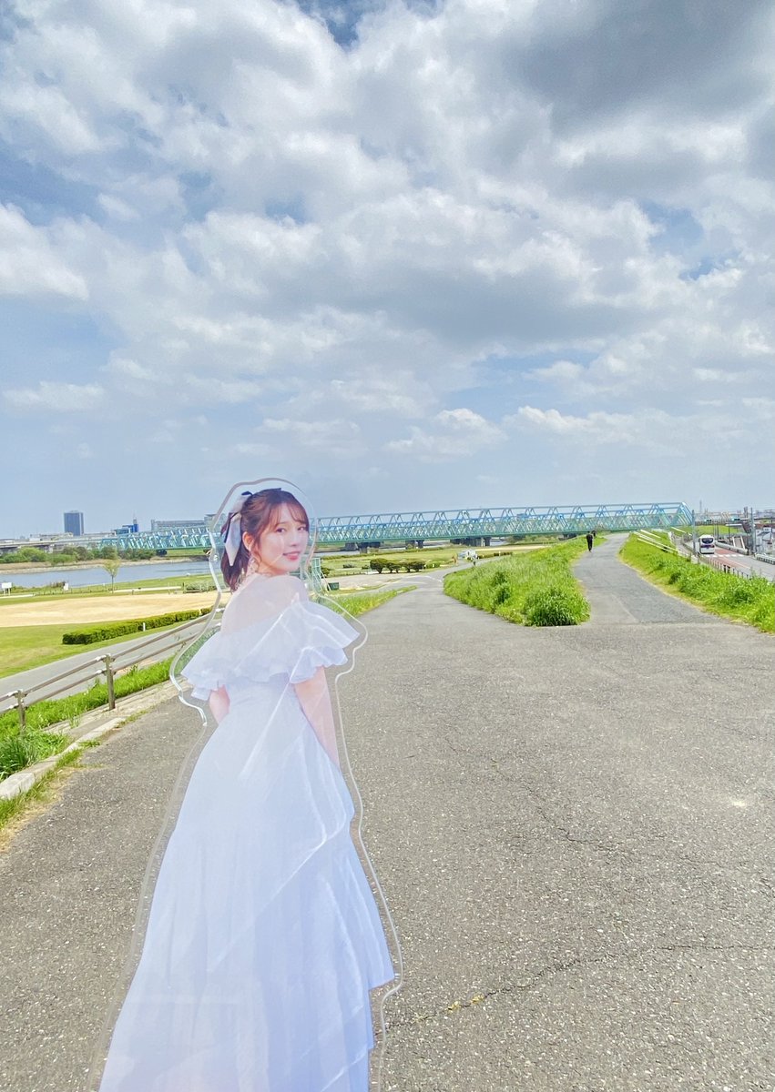 huafcc's tweet photo. 今も歌ってる早くなった心臓が　泣けてくるほどギュッとする方へ
でもたまにね　思い出して　戻りたくて　行かなくちゃで　ねえ https://t.co/iy1c7UJ0R1