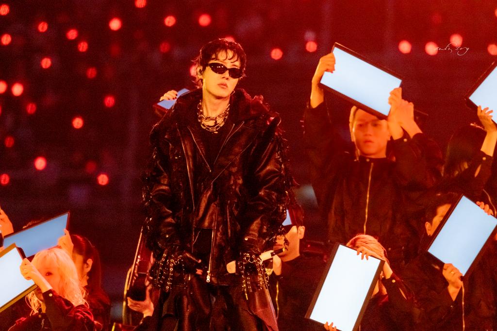 BTS WORLD TOUR ‘ARIRANG’ IN GOYANG - DAY3 260412

🕶

#제이홉 #정호석 #ジェイホープ #JHOPE
#방탄소년단제이홉 #BTS #BTSJHOPE <a href="/BTS_twt/">방탄소년단</a>