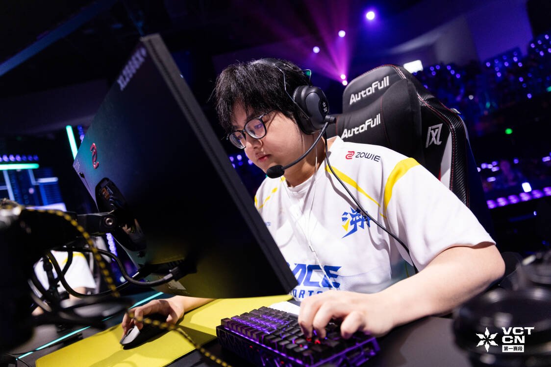 VALO2ASIA's tweet image. It's the third and final week of the VCT CN Stage 1 group stage!

Tuesday, April 14th (time in GMT+8)
5 PM - 🇨🇳 TYLOO vs. 🇨🇳 JDG Esports
7 PM - 🇨🇳 Trace Esports vs. 🇨🇳 Dragon Ranger Gaming

🗳️ Cast your predictions for #VCTCN Stage 1 Day 13 on our Instagram stories (VALO2ASIA)