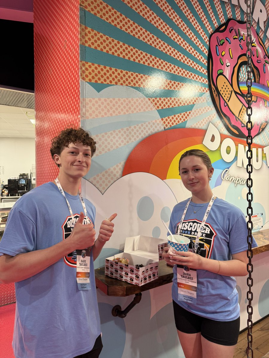 fblapc's tweet photo. Wanna Hurts Donut? https://t.co/wfG1CaGAoj