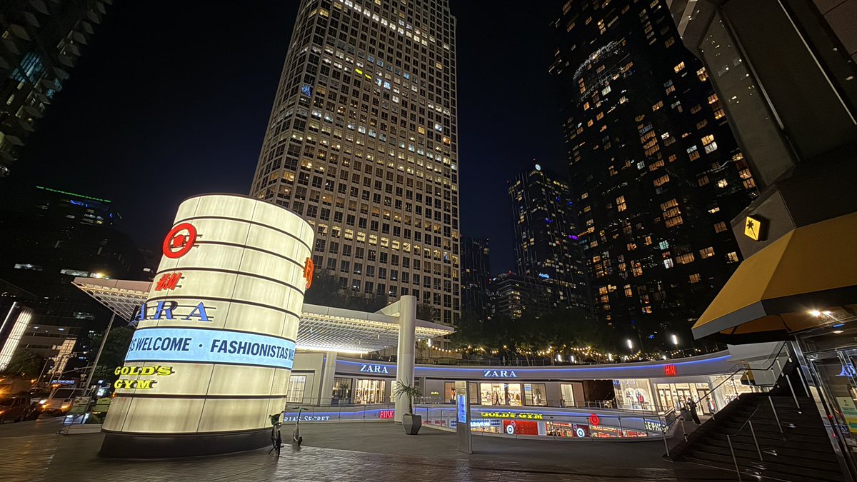 hawaii_isla808's tweet image. Target on 735 South Figueroa St. in downtown Los Angeles 📸❤️🍹 #losangeles #dtla #target #targetdtla