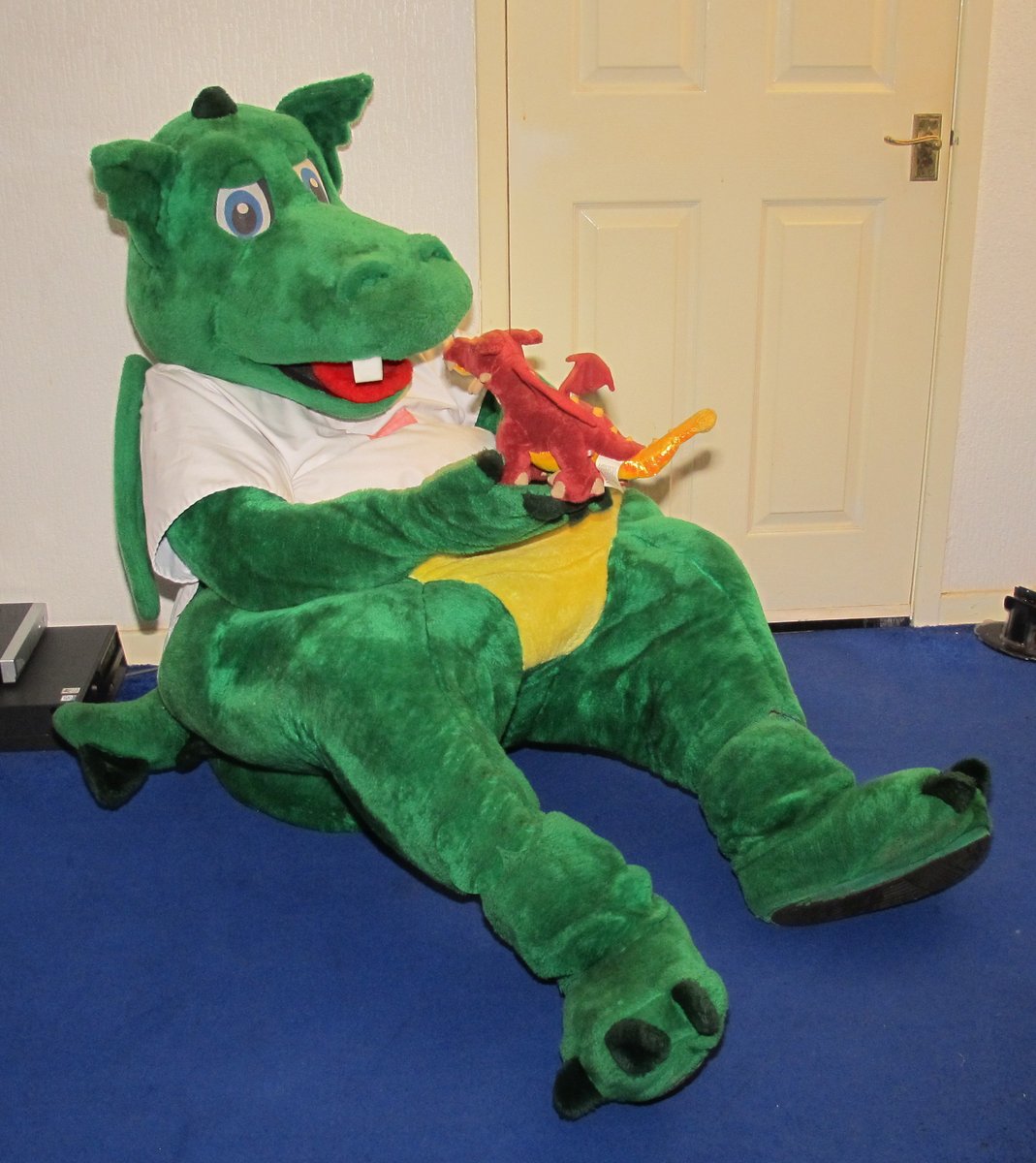 the-mascot-collector tweet media