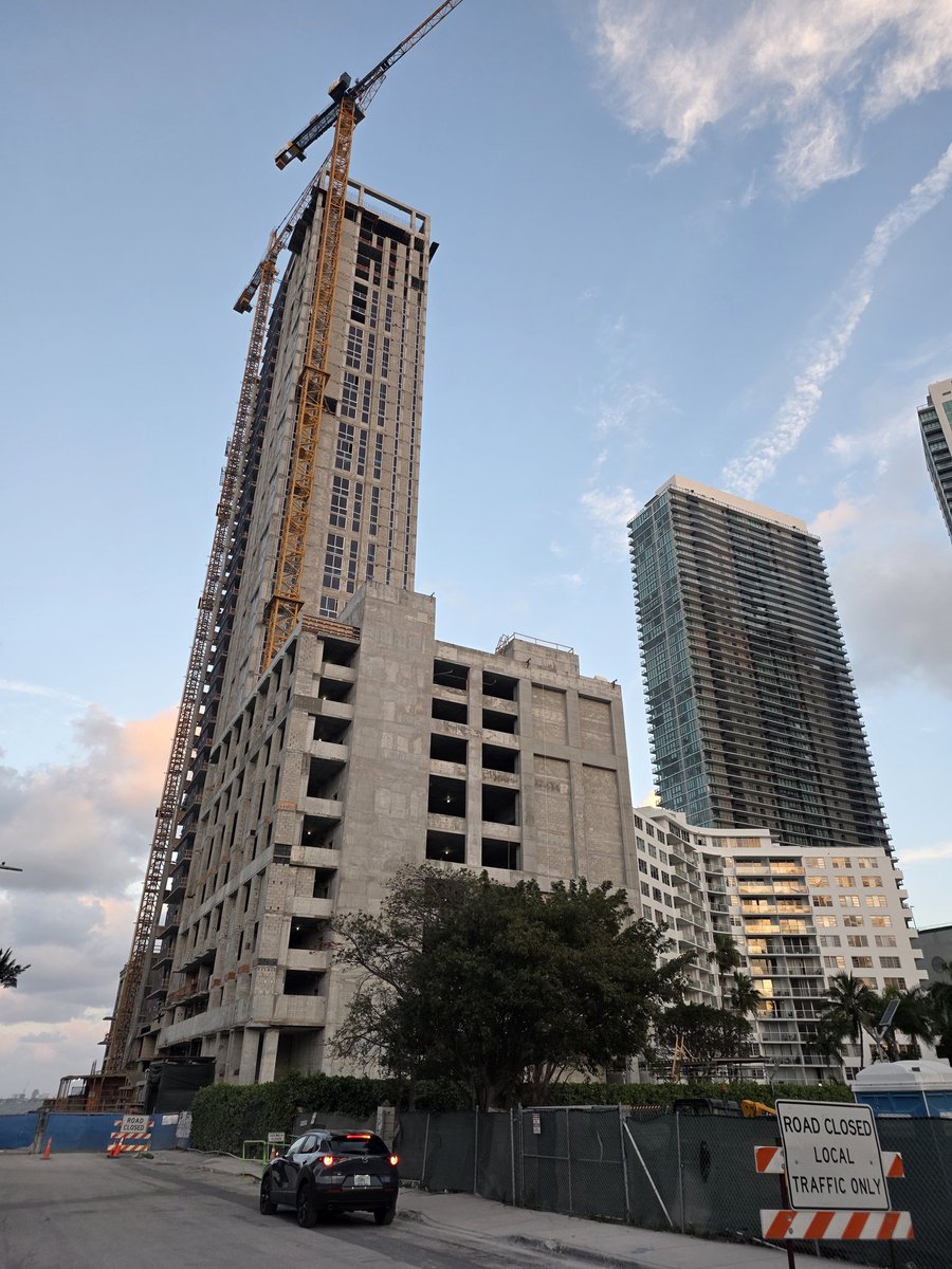 volvoshine's tweet image. They finished the shell of Hamilton House quick AF 👀
#Miami #RealEstate