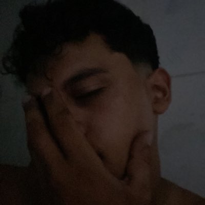 negronhA tweet media