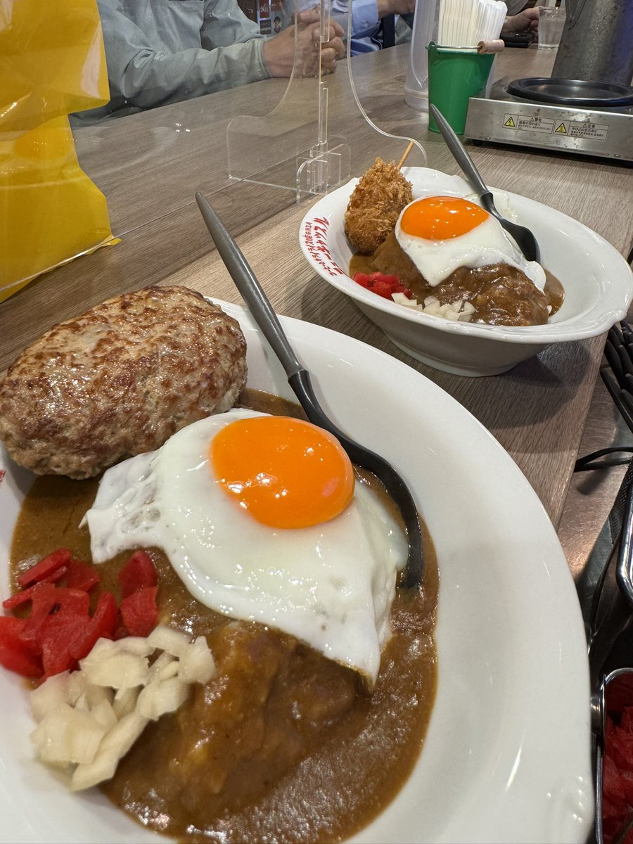 今週も頑張りましょ〜！

#想像の斜め上を行くカレー
#japanasecurry
#lunch
#katsu