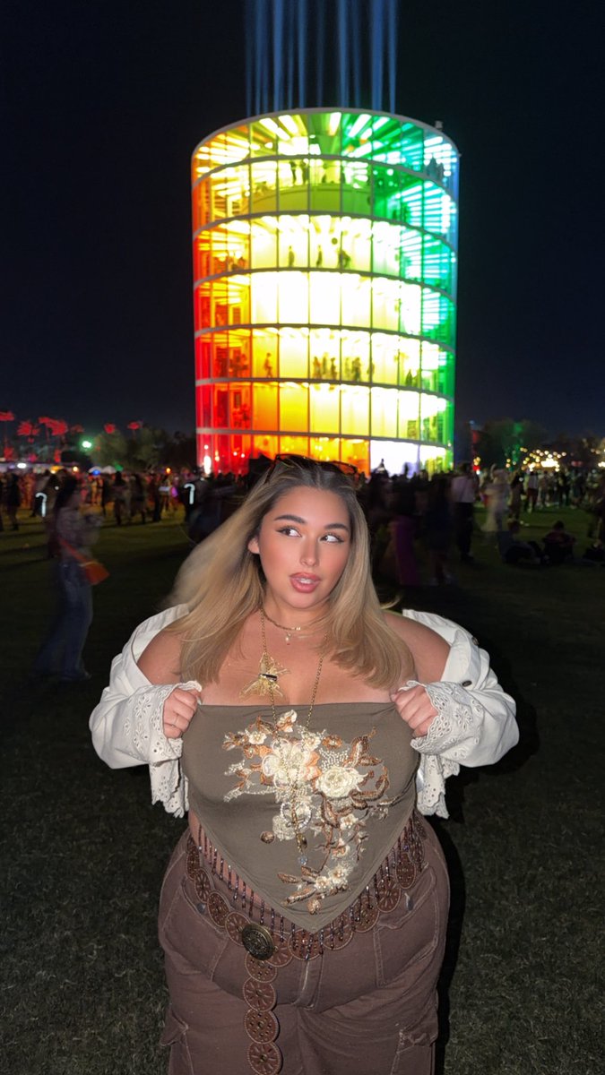 11espi_'s tweet image. ESPI TAKES ON COACHELLA DAY 1 🌵