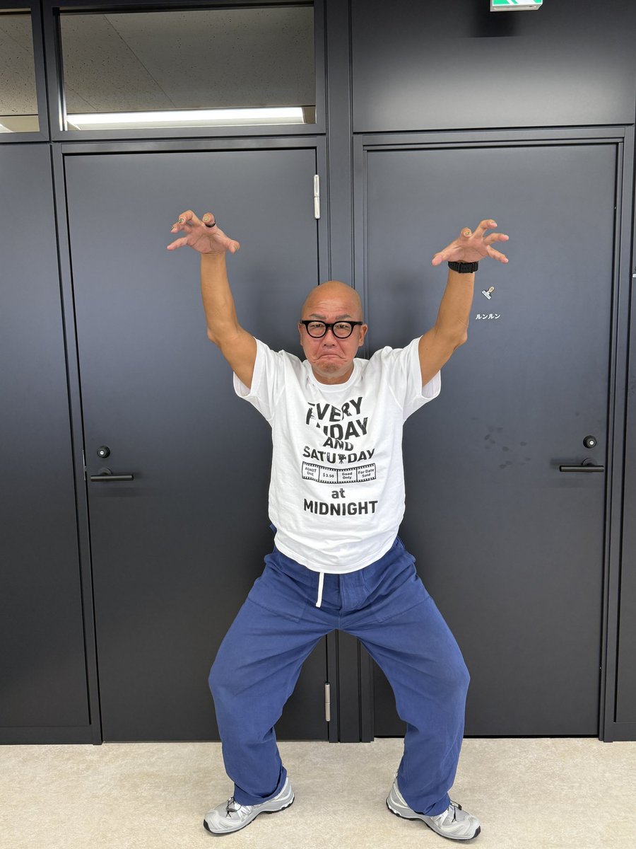 KoyamaSkoyama's tweet image. さぁさあ皆さん寄ってらっしゃい見てらっしゃい

いまからキヨさんのマジックはじまるよ。
この平面写真のどれかがあら不思議、三次元の印刷物に変わるよ💍🌈🦅

じゃ、せんせい、おねがいします🤲
@kyosuke_tbf2020 
#kaika #3DPrinting #テクダイヤ