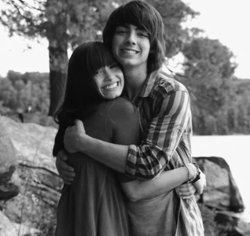 jo lvs jenn. 𓆤𑁍 tweet media