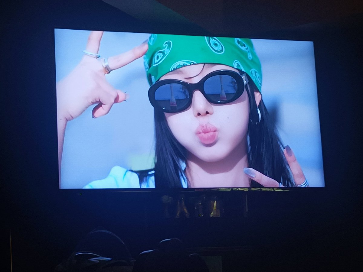 ꕤ 𝓙𝓪𝔂 — 𝑉𝑉𝑆 𝐻𝑂𝐸 tweet media