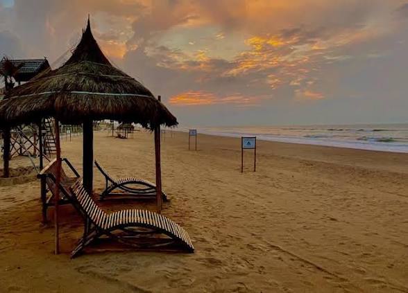 axstheticnature's tweet image. 📍Golden Beach, Odisha 🇮🇳
A premier Blue Flag certified destination known for its sparkling sands, clean waters, and top-tier safety. This is one of India’s cleanest, eco-friendly beaches. #GoldenBeach 🌊✨ #incredibleindia
