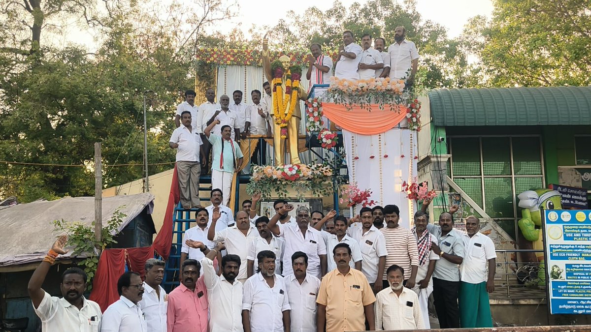 Arunmozhi_thev's tweet photo. இந்திய அரசியலமைப்புச் சாசனத்தின் தந்தை புரட்சியாளர் அண்ணல் #அம்பேத்கர் அவர்களின் 136 வது பிறந்தநாளில் அவரின் புகழை போற்றி வணங்குகிறேன்...

#AmbedkarJayanti2026 https://t.co/HtwQxLzbZz